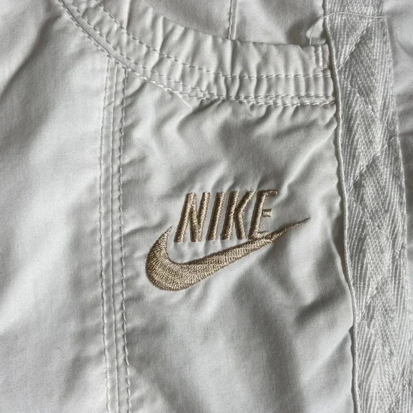 Nike Sportswear  shorts - Picture 2 of 6